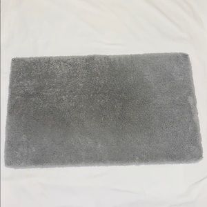 33”x20” Gray shag rug